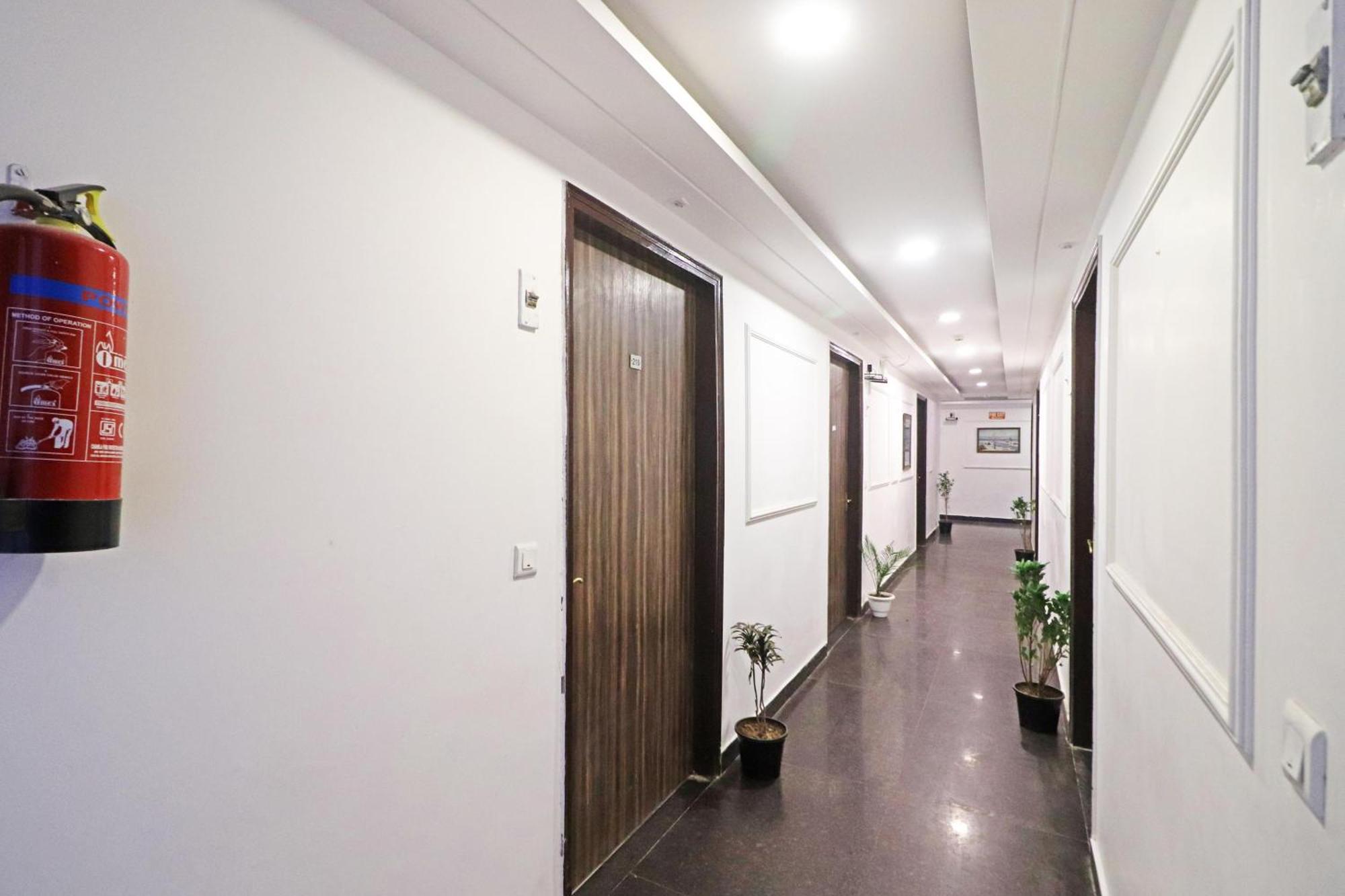 Hotel Mayda Prime Near Delhi Airport นิวเดลี ภายนอก รูปภาพ