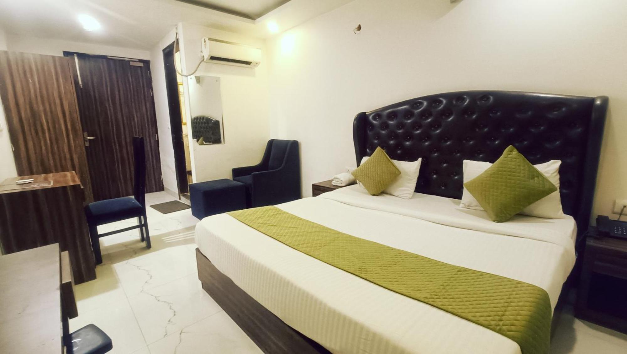 Hotel Mayda Prime Near Delhi Airport นิวเดลี ภายนอก รูปภาพ