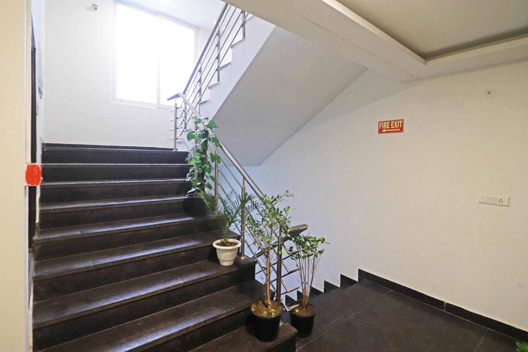 Hotel Mayda Prime Near Delhi Airport นิวเดลี ภายนอก รูปภาพ