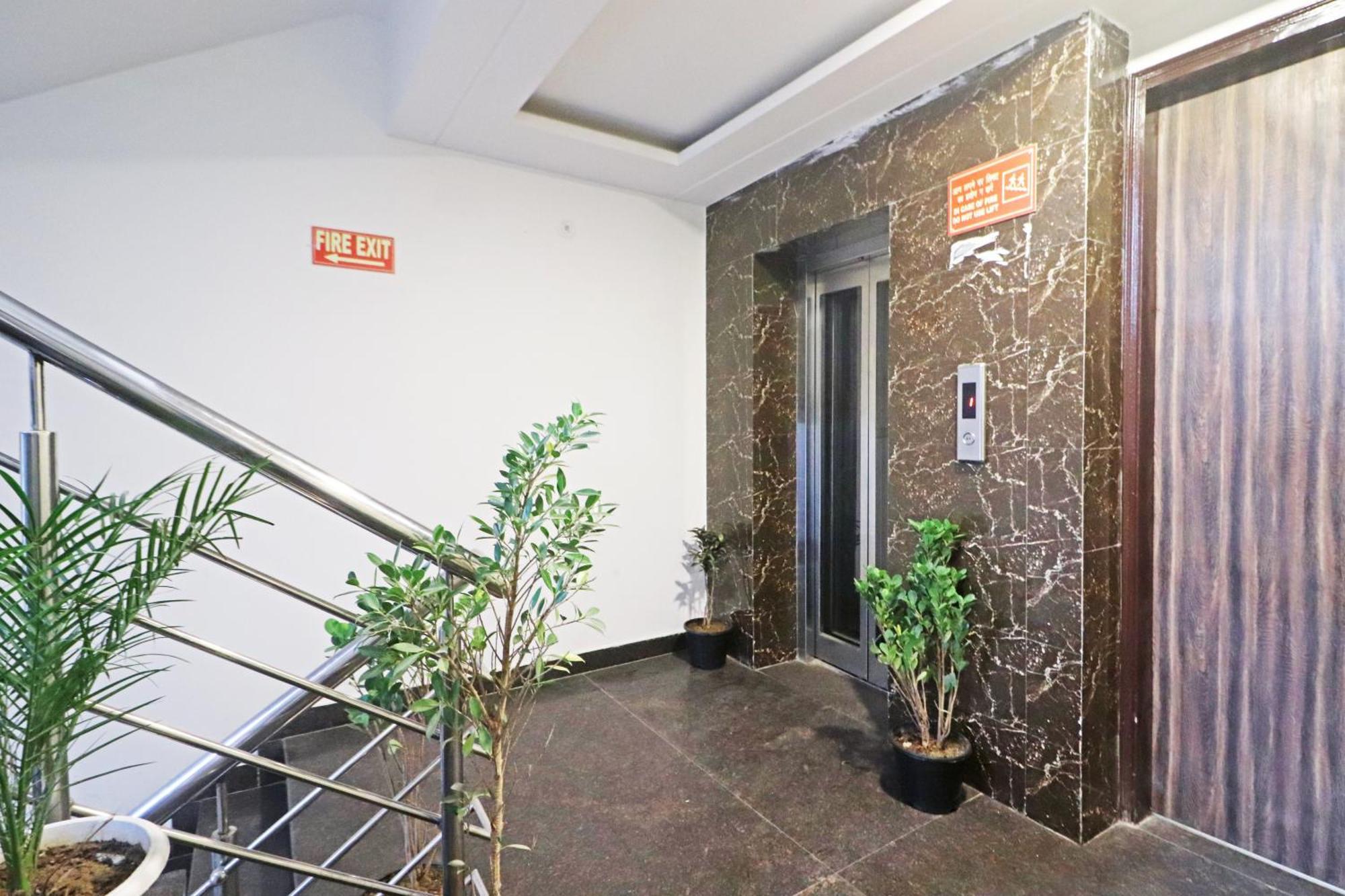 Hotel Mayda Prime Near Delhi Airport นิวเดลี ภายนอก รูปภาพ