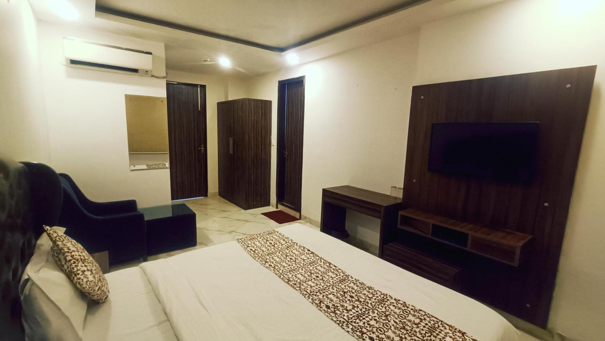 Hotel Mayda Prime Near Delhi Airport นิวเดลี ภายนอก รูปภาพ