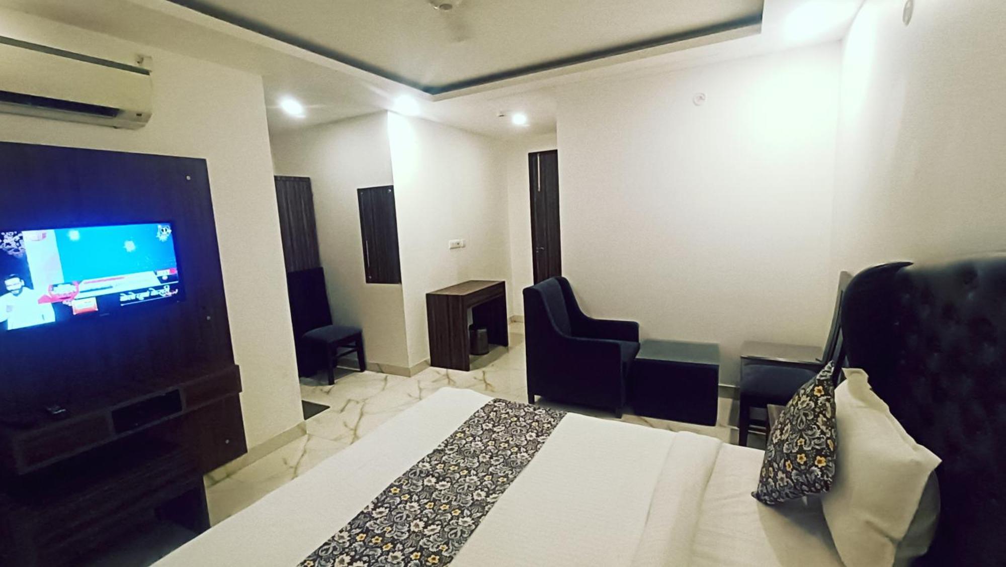 Hotel Mayda Prime Near Delhi Airport นิวเดลี ภายนอก รูปภาพ